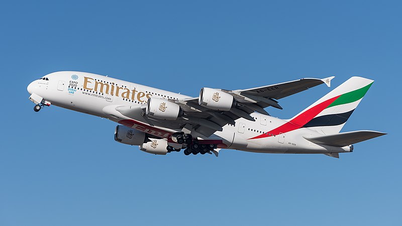 Emirates to hire 4,000 new cabin crew to train for the metaverse